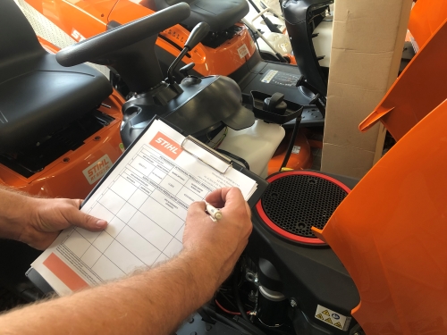 przeglad zerowy i zlozenie traktora ogrodowego stihl rt 6127 zl